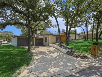 908 Wade Dr, Bedford, TX 76022 - photo 2