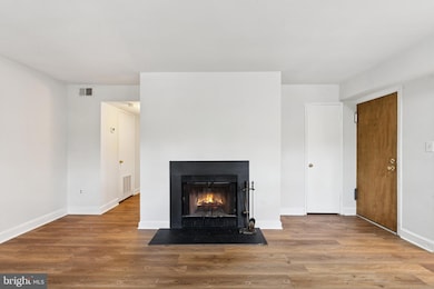 2107 N Scott St unit 70, Arlington, VA 22209 - photo 3