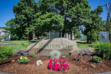 13 Rebecca Ln, Dracut, MA 01826 - photo 2