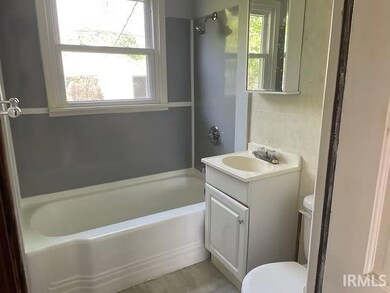 2115 S Pershing Dr, Muncie, IN 47302 - photo 4