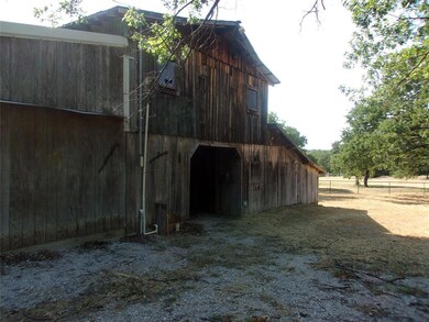 1636 County Road 3672, Springtown, TX 76082 - photo 4