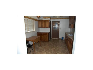 Eat-In Kitchen