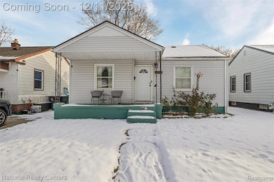 12173 Pearl St, Southgate, MI 48195 - photo 2