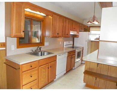 47 Nichols St, Danvers, MA 01923 - photo 5