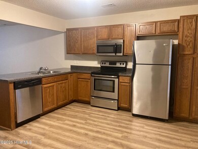 300 Burley Dr unit 8, Hubert, NC 28539 - photo 6