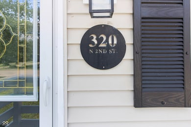 320 N 2nd St, Scottsburg, IN 47170 - photo 2