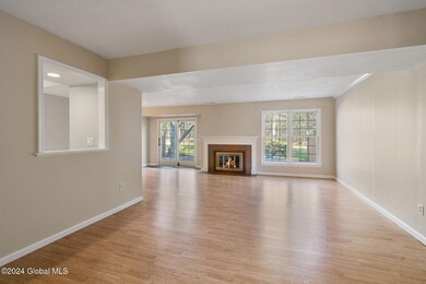 16-web-or-mls-54-commonwealth-dr