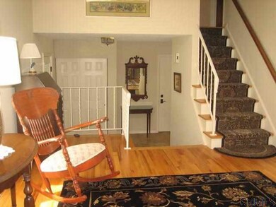 44 Huntwood Dr, Clifton Park, NY 12065 - photo 4