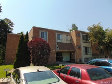 28418 W 8 Mile Rd unit A1, Farmington Hills, MI 48336 - photo 2