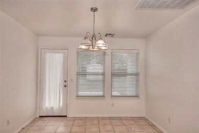 9221 Checkerbloom Dr, Oklahoma City, OK 73165 - photo 5