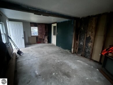 303 N Main St, Vassar, MI 48768 - photo 6