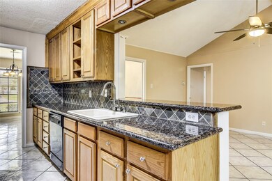 10110 Kirkdale Dr, Houston, TX 77089 - photo 6