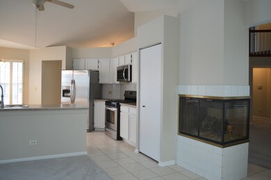 1657 Glengarry Ct unit 104, Algonquin, IL 60102 - photo 5