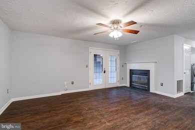 201 Oak Leaf Cir unit A, Abingdon, MD 21009 - photo 6