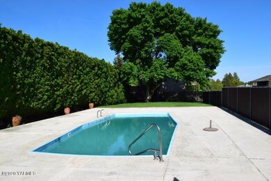 club house pool