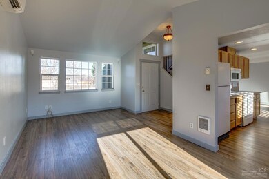 2954 SW Quartz Ave, Redmond, OR 97756 - photo 4