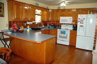 3313 Hughes Ave, Parsons, KS 67357 - photo 4