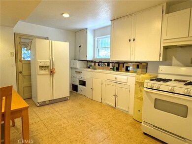 32745 Badger Ln, Arrowbear, CA 92382 - photo 5