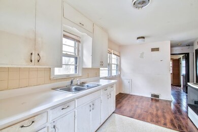 7302 E Castle Dr, Wichita, KS 67207 - photo 6