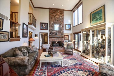 Huge Great Room with 18' ceilings, gas fireplace, 