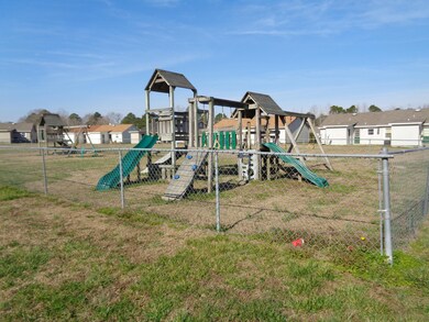 121 Stallion Dr, Jacksonville, NC 28540 - photo 7