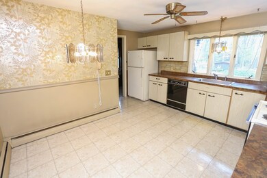 5 Wellesley Cir, South Hadley, MA 01075 - photo 4