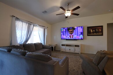 2-LivingRoom