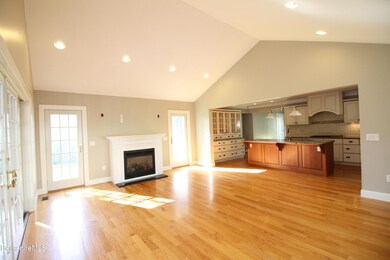 51 Anita Dr, Pittsfield, MA 01201 - photo 7