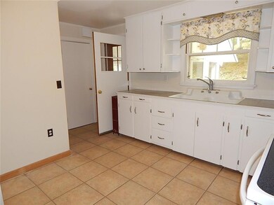 23 Grove St, Millinocket, ME 04462 - photo 5