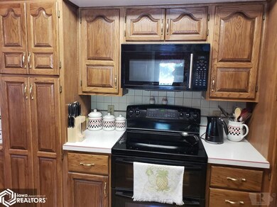 1504 N 5th Ave E, Newton, IA 50208 - photo 6