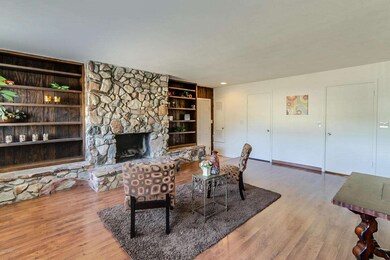 1947 E Manhatton Dr, Tempe, AZ 85282 - photo 2