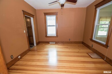 2027 N Myrtle St, Davenport, IA 52804 - photo 6