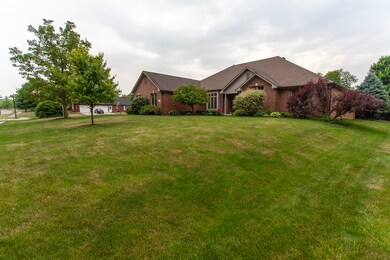 612 Woodview Dr, Whiteland, IN 46184 - photo 2