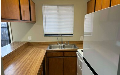 3839 NW Huntsboro St Apr 101, Lake City, FL 32055 - photo 3