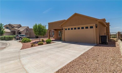 805 Desert Sky Dr, Horizon City, TX 79928 - photo 3