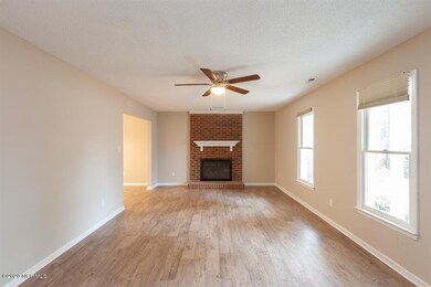 114 Archdale Dr, Jacksonville, NC 28546 - photo 2