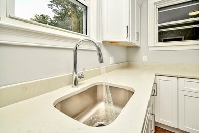 472 Norfolk St, Mattapan, MA 02126 - photo 4