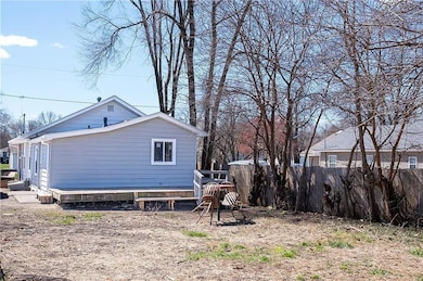 2812 Cleveland Ave, Des Moines, IA 50317 - photo 2