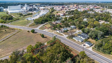 405 S Minnesota Ave, Shawnee, OK 74801 - photo 5