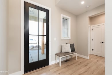 506 Flint Dr-12