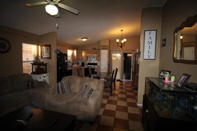 1057 Green Lilac Cir, El Paso, TX 79915 - photo 7