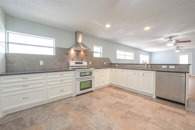 1729 Bayram Dr, Houston, TX 77055 - photo 6