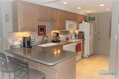 Beautiful all remodeled kitchen in 2007.  New cabi