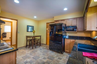 KITCHEN-EATING AREA