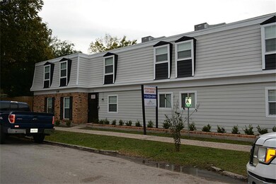 1419 Hawthorne St unit 28, Houston, TX 77006 - photo 2