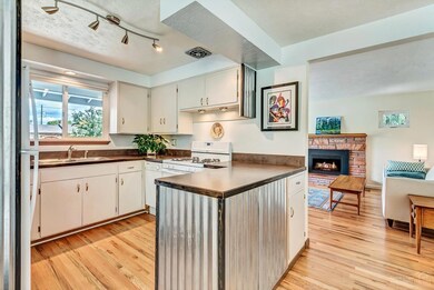 751 NE Innes Ln, Bend, OR 97701 - photo 5