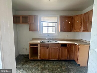 816 Elmwood Ln, Cumberland, MD 21502 - photo 4