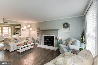 2902 Rock Manor Ct, Herndon, VA 20171 - photo 4