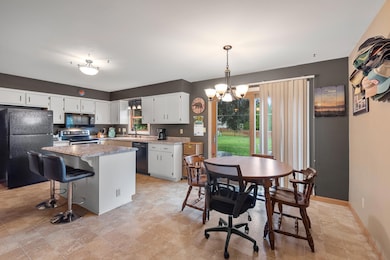 3987 Elaines Way-8