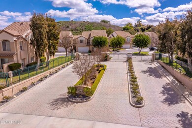 687 Lariate Ln Simi Valley-45